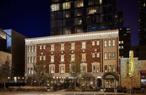 Rush and Division House | King Room at The Viceroy Chicago, Pet-Friendly, Rooftop Pool!