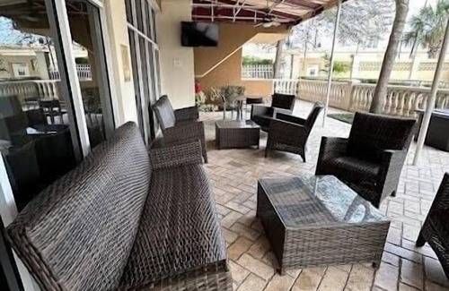 Lake Dot Apartment | King Room Near Scandalous Artistry Salon ORL