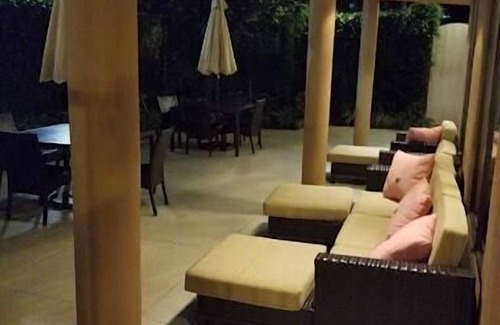 Fairvilla Apartment | King Room Near UKG Inc ORL