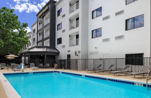 Fairvilla Apartment | King Room Near UKG Inc ORL
