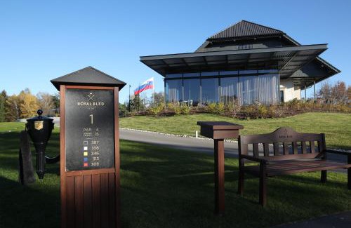 Zirovnica Hotel | King's and Lake's House Golf Course Royal Bled