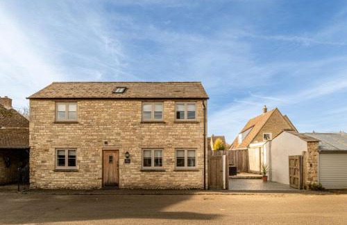 Woodstock House | King's Cottage