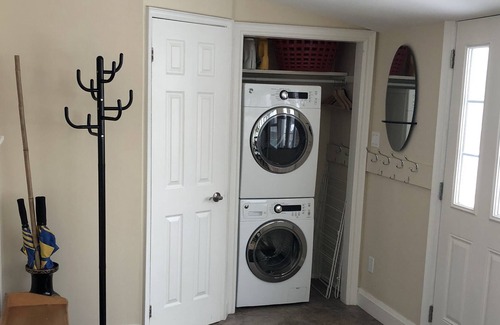 Dundas House | King's Court Rental Home: Your home away from home close to McMaster University