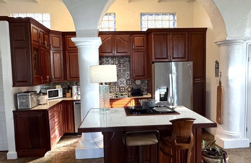 Estate Queens Quarter House | King's Lighthouse #1: 3 BR Historic Estate