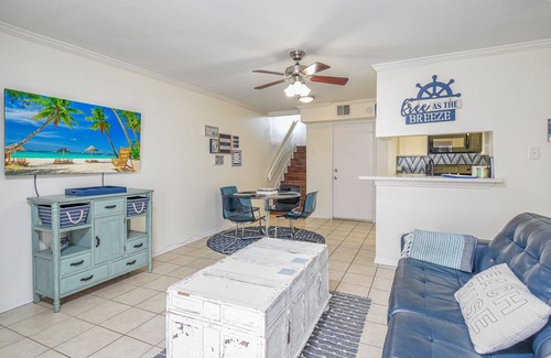 Galveston Condo | King size bed, 20% off 7 day or more rental!