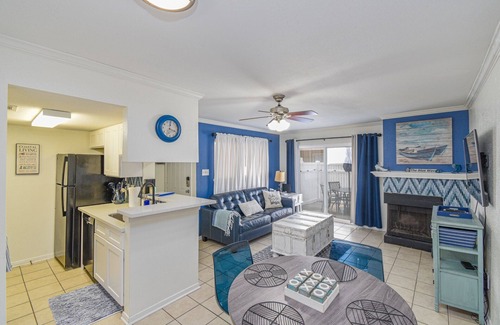 Galveston Condo | King size bed, 20% off 7 day or more rental!