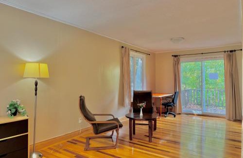 Ottawa Division House | King size bedroom & private bathroom & free parking