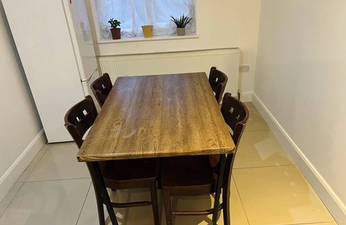 Wembley Central Apartment | king size room in well decorated flat