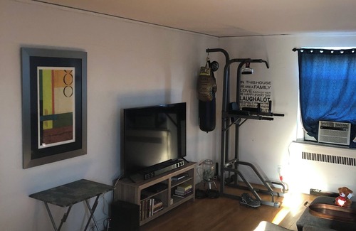 North Side Apartment | King Sized 1.5 Bedroom for rent in Mt.Vernon/Bronxville NY