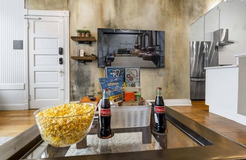 Shelby Park Apartment | KING Sleep10 5Bed 4BR 2BA Swepson ICON 102