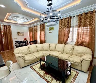 Tignere House | King'splace Guesthouse