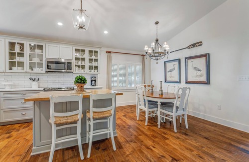 Historic District Cottage | King Street Cottage - 2 Bedroom Historic District Downtown Beaufort Cottage