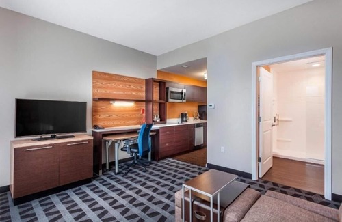 Altamonte Springs Apartment | King Studio Near Cranes Roost Park ORL