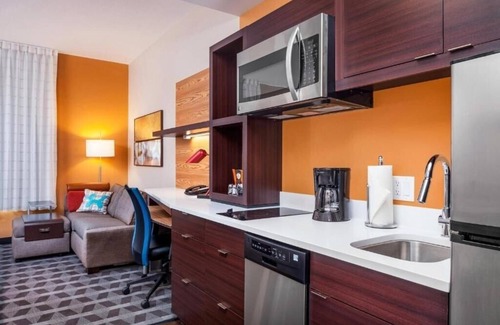 Altamonte Springs Apartment | King Studio Near Cranes Roost Park ORL