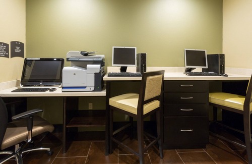 East Point Apartment | King Studio Near ATL Airport. Free Breakfast Buffet. Gym Access. 24h Business Center.