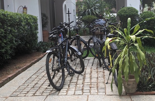 Fort Kochi Apartment | King Suite 1 King bedroom and 1 sofa bed at Malabar House