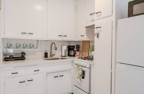 South Oceanside Apartment | King Suite - Cozy Home Steps To Beach, Close to Restaurants, Shops & Pier
