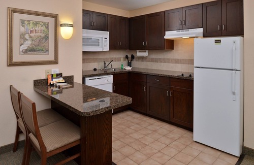 Chesapeake Apartment | King Suite. Free Breakfast. Indoor Pool & Hot Tub. Great for Business Travelers!