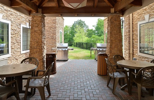 Chesapeake Apartment | King Suite. Free Breakfast. Indoor Pool & Hot Tub. Great for Business Travelers!