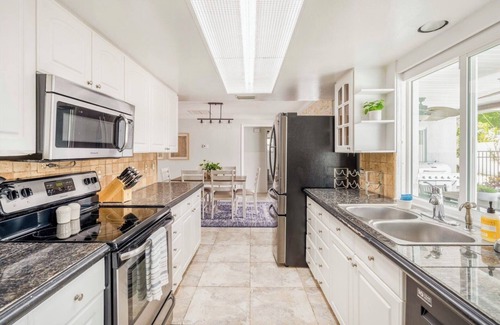 Belair Bayou House | King Suite! Heated Pool! 5 miles to beach!