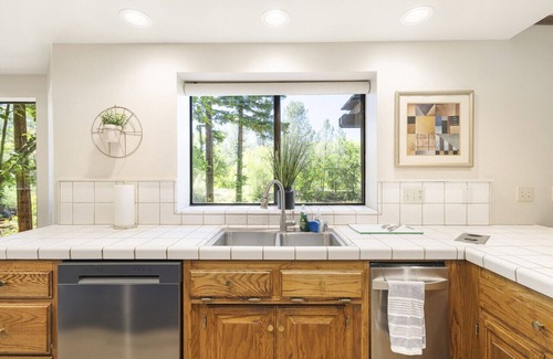 Chico Apartment | King Suite Honey Run Escape in Nature