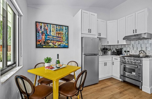 Flagler Village Apartment | King Suite in a Tropical Retreat Freedom House Fort Lauderdale FL Suite 5