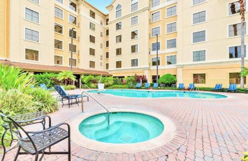 Florida Central Atlantic Coast Apartment | King Suite near to Disney & Universal Fun