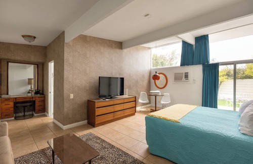Desert Park Estates Hotel | King Suite | Terrace, Pool, Firepit, Near Downtown