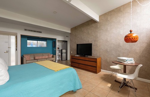 Desert Park Estates Hotel | King Suite | Terrace, Pool, Firepit, Near Downtown