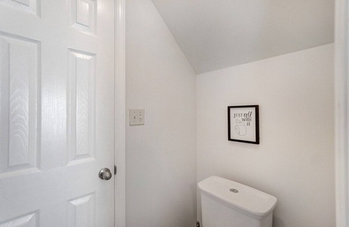 Charlotte House | King Suite w/HotTub Close 2 Uptown New Renovated