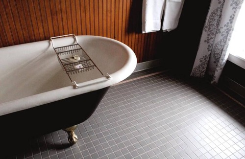 Seaview Hotel | King Suite with Balcony at Shelburne Hotel