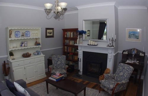 Circular Head Council Bed & Breakfast | King suite with bay views- breakfast included