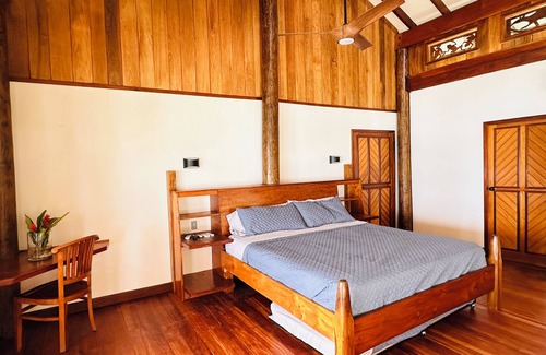 Carenero Island Bed & Breakfast | King Suites Ocean View Sand Level