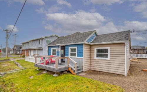 Rockaway Beach Apartment | King Tide - Meredith Lodging