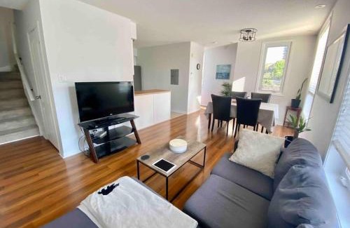 King West Village Apartment | King West Private Rooftop Retreat