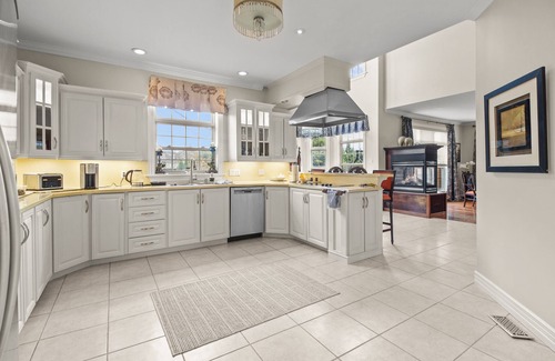 Terra Nova House | King William Manor | 3 Bed | 3.5 Bath | Garage | BBQ