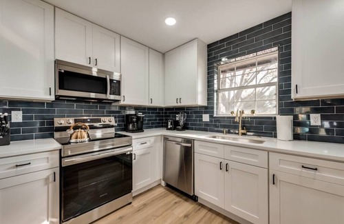 Plano House | KingBed°W/D°Parking°4TV-10guests