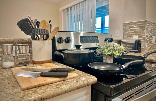 North Houston Apartment | KINGbed w/pool/gym/BBQ@theHeights,LongStayDiscount