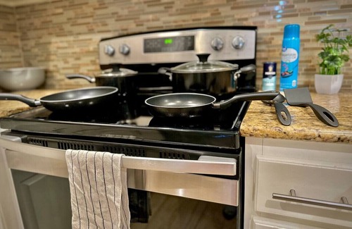North Houston Apartment | KINGbed w/pool/gym/BBQ@theHeights,LongStayDiscount
