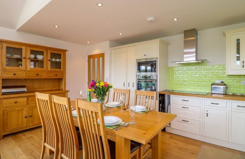 St. Columb Major Cottage | KINGCUP COTTAGE, family friendly, with a garden in St Columb Major