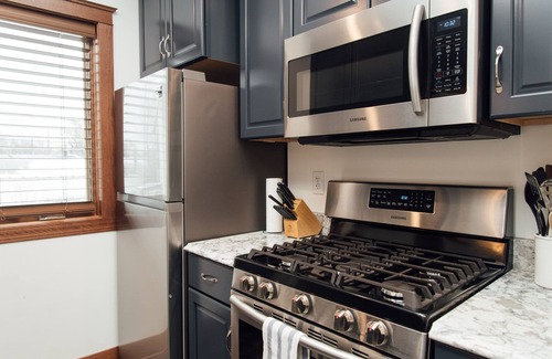 Powderhorn House | Kingfield, Minneapolis; Sleeps 6; New Construction, 3 Miles from Downtown