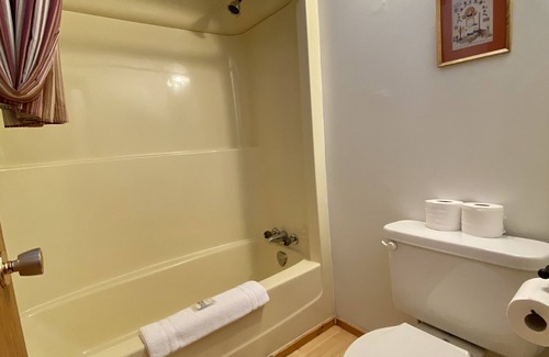 Sioux Narrows Nestor Falls Cottage | Kingfisher Cabin - 2 Bedroom