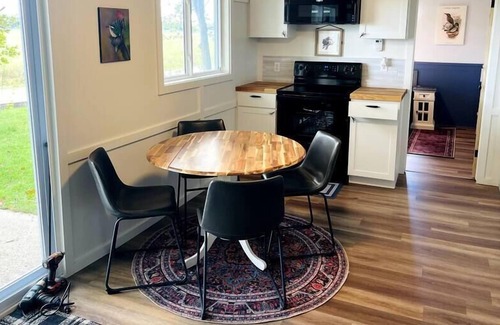 Sanford House | Kingfisher Cabin: Stunning Views! Lakebed Vistas
