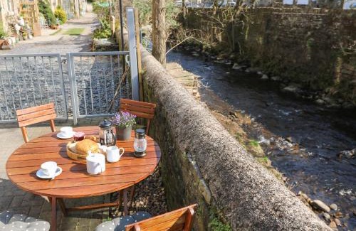 Holmfirth House | Kingfisher Cottage