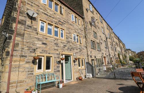 Holmfirth House | Kingfisher Cottage