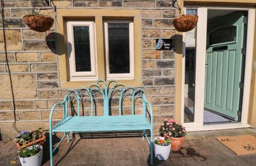 Holmfirth House | Kingfisher Cottage