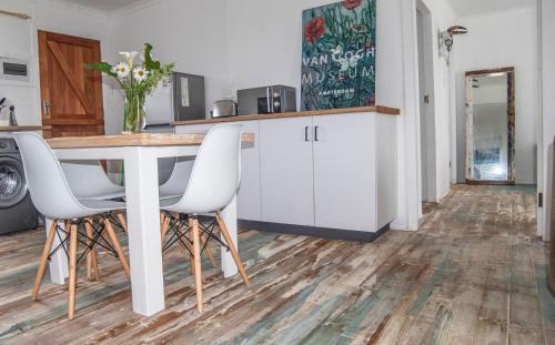 Kei Mouth House | Kingfisher Cottage