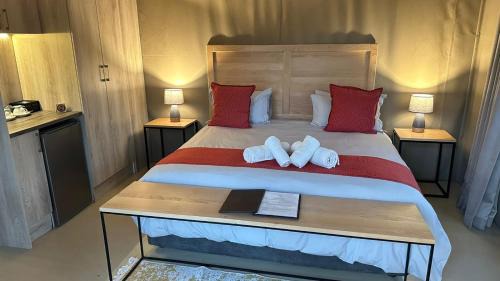 Thorny Bush Game Reserve Hotel | Kingfisher Creek Safari Lodge