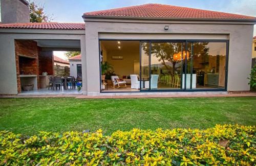 Hartbeespoort House | Kingfisher House, Pecanwood Estate, Hartbeespoort