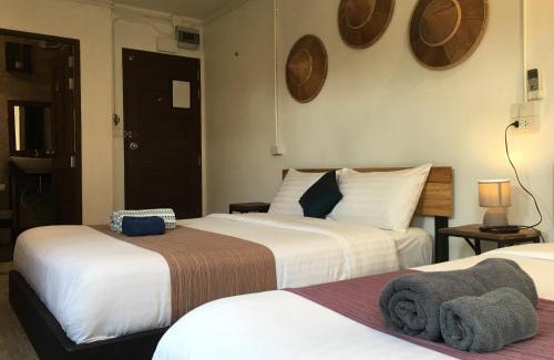 Sangkhla Buri House | Kingfisher House